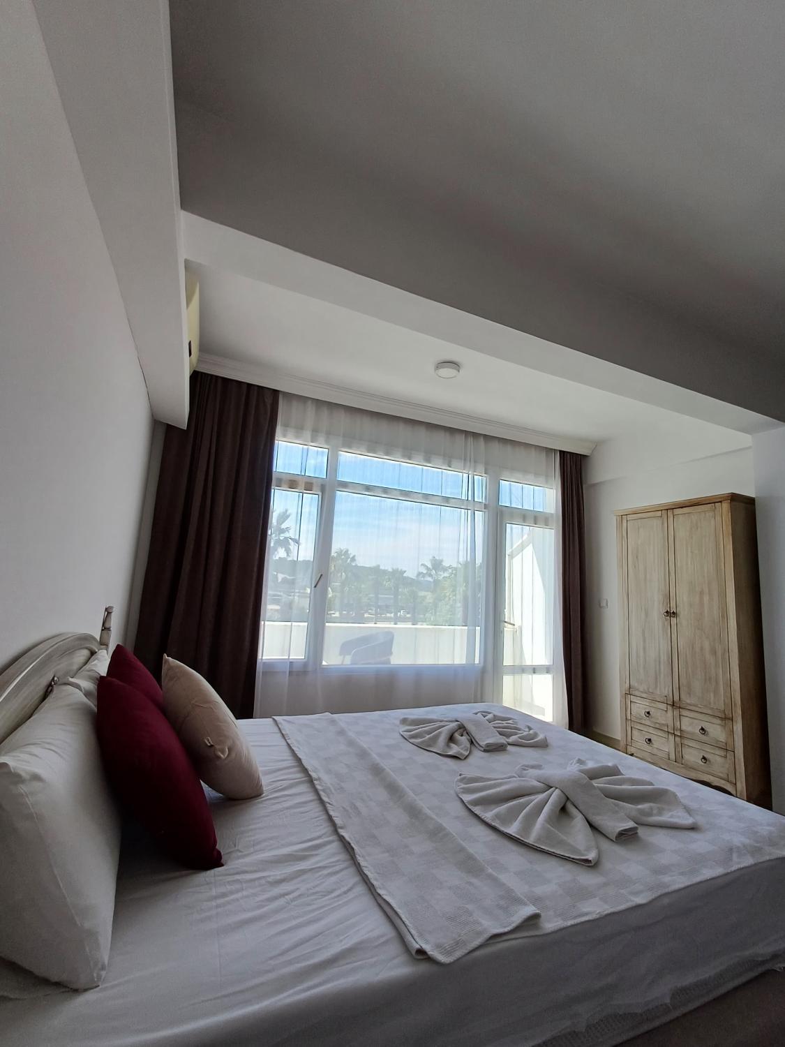 5, Renos Otel, Seferihisar