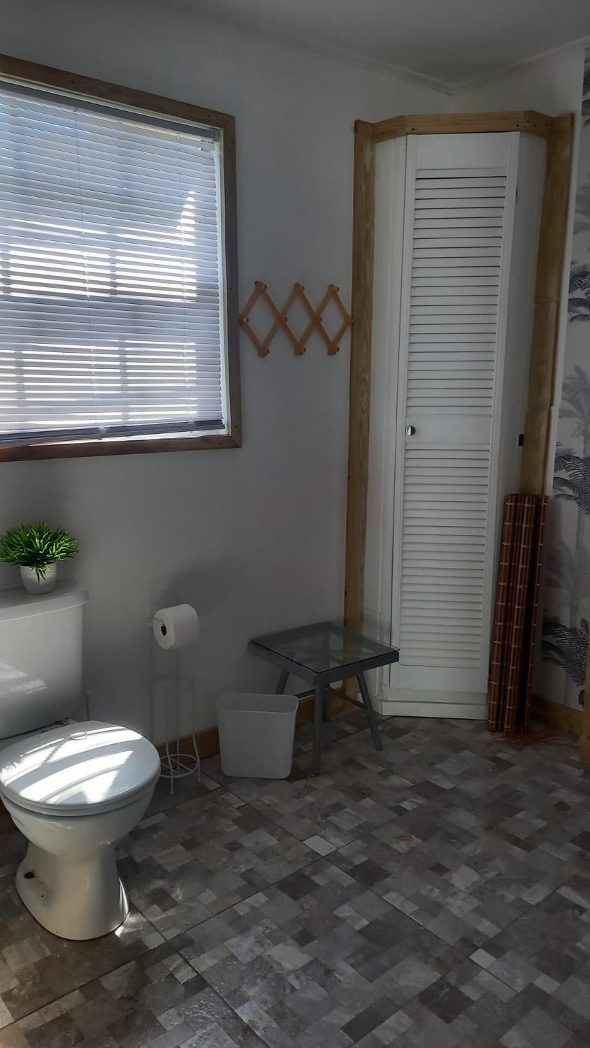 5, Deurbancottage