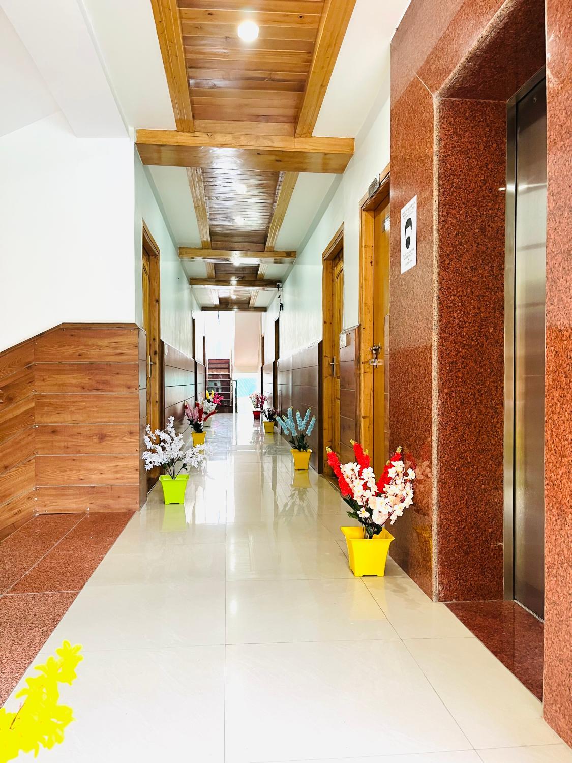 4, Hanjot hotel, Bharuch
