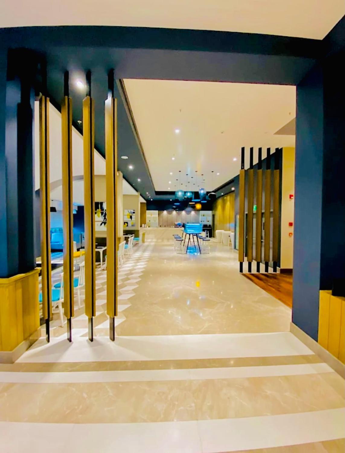4, Dolphin Inn & suites manhattan, Lucknow