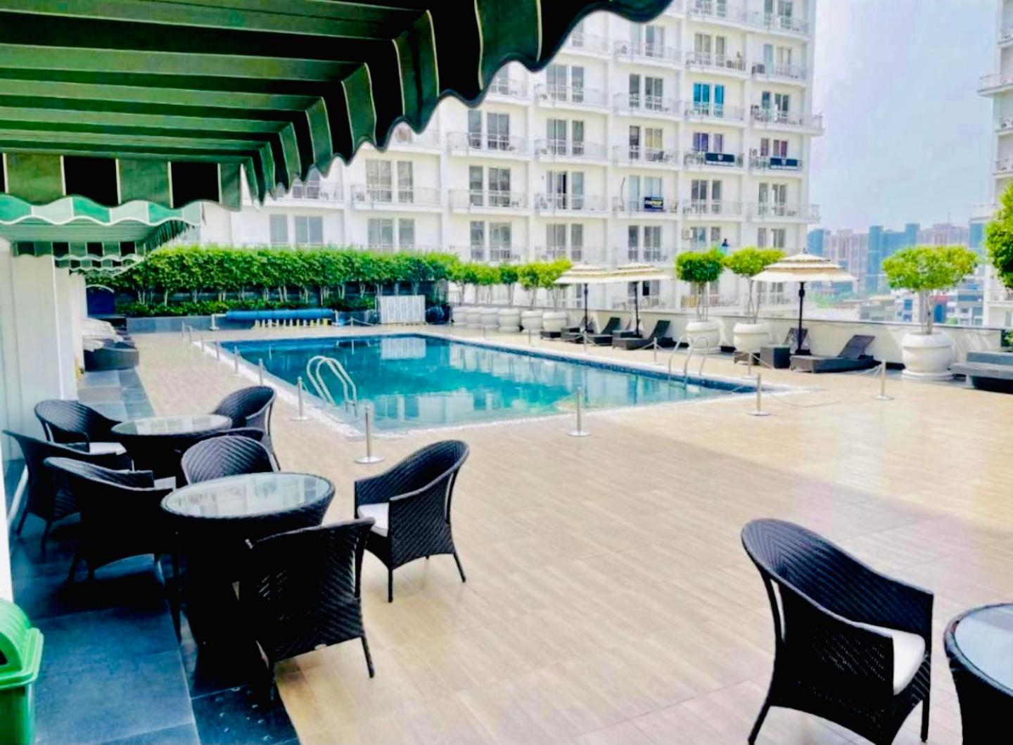 3, Dolphin Inn & suites manhattan, Lucknow