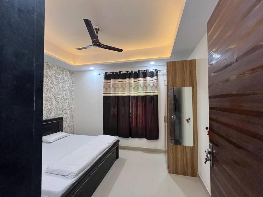 2, M Stays, Mathura