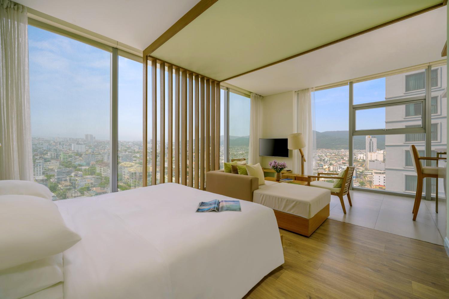 5, Ocean View Fusion Suites Across the beach, Sơn Trà