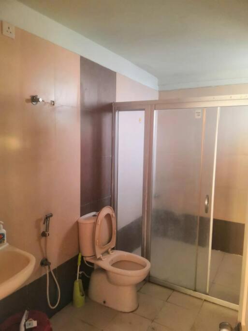 Bathroom 4, Rainbow sea wind, Kannur