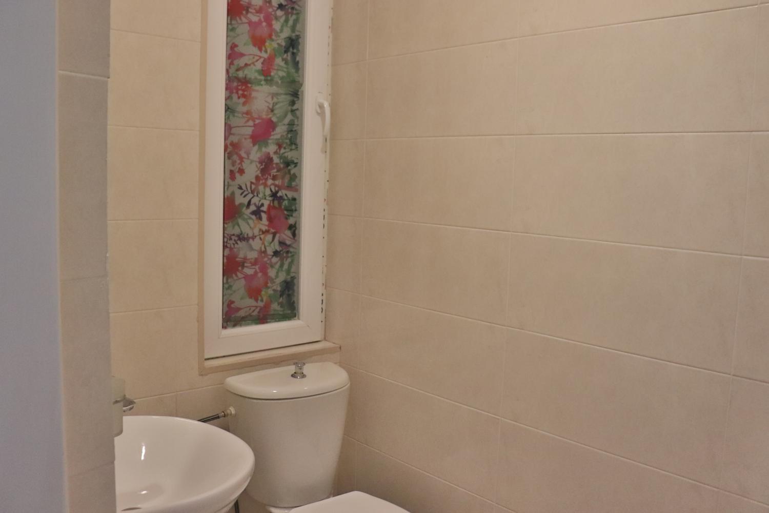 Bathroom 5, Ornament Apartment Batumi, Batumi