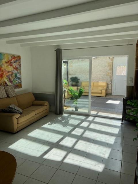 3, Maison et dependences, Benon, 15min La Rochelle, Charente-Maritime