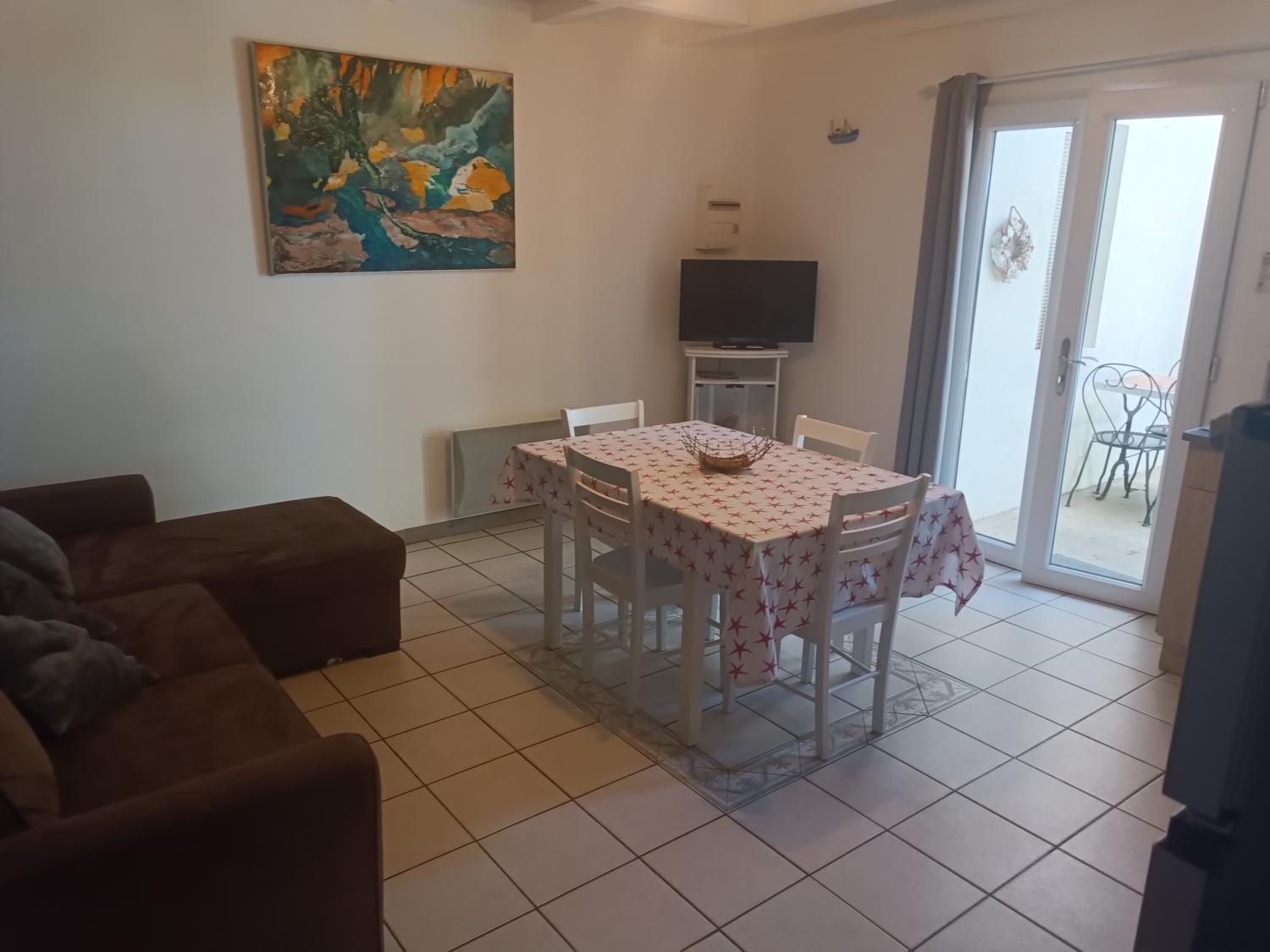 Shared lounge/TV area, Les gites du Domaine du Cayre, Landes
