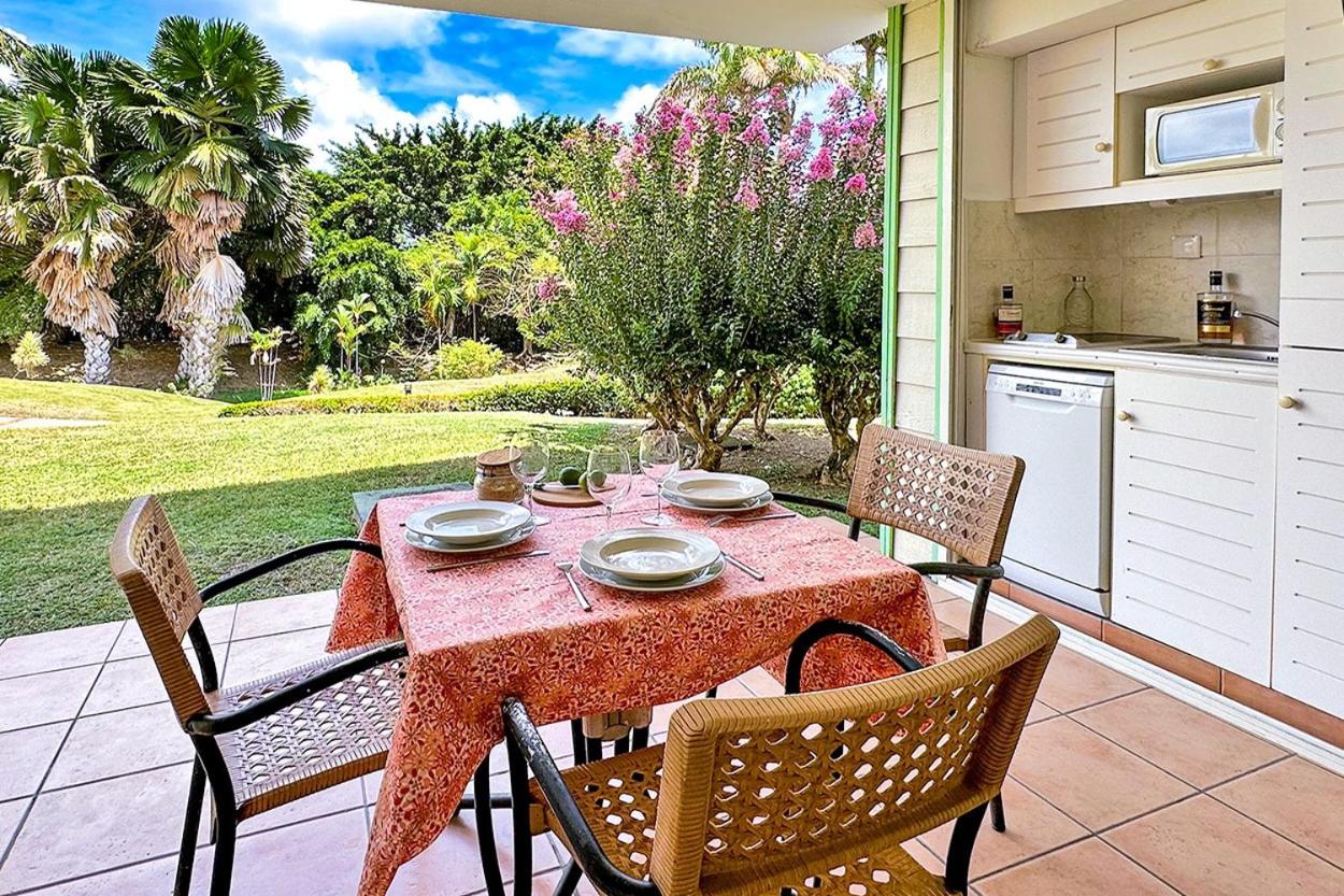 Balcony/terrace, PIERRE ET VACANCES Ideal Calme et Confort 2 a 4 personnes, Basse-Pointe