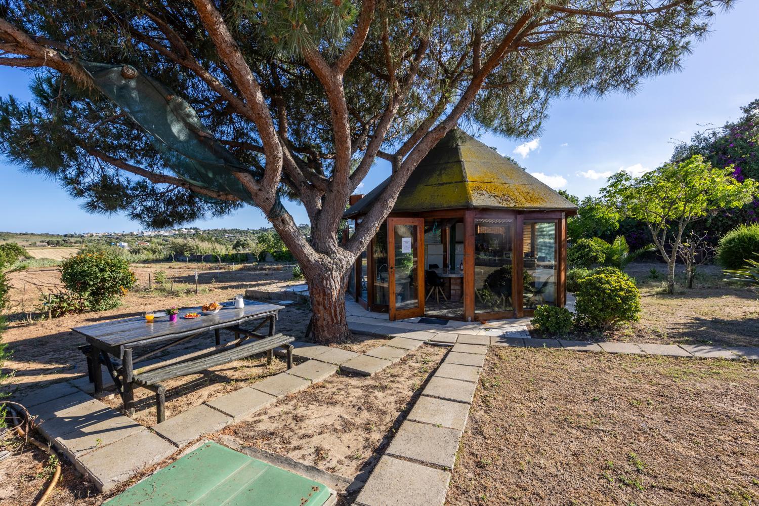 Facilities 2, Quinta das AVES, Lagos