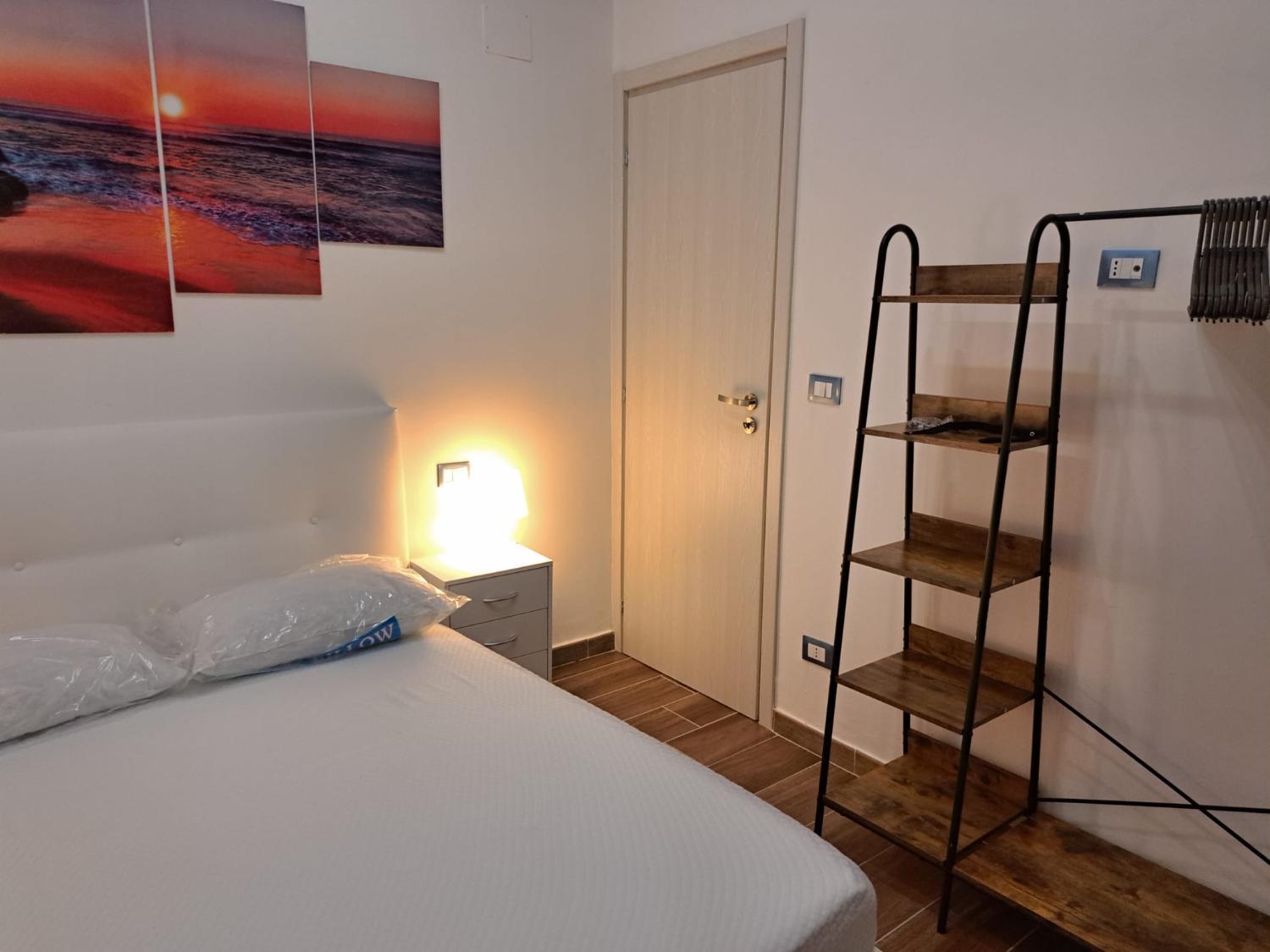 4, Tonhome, Palermo