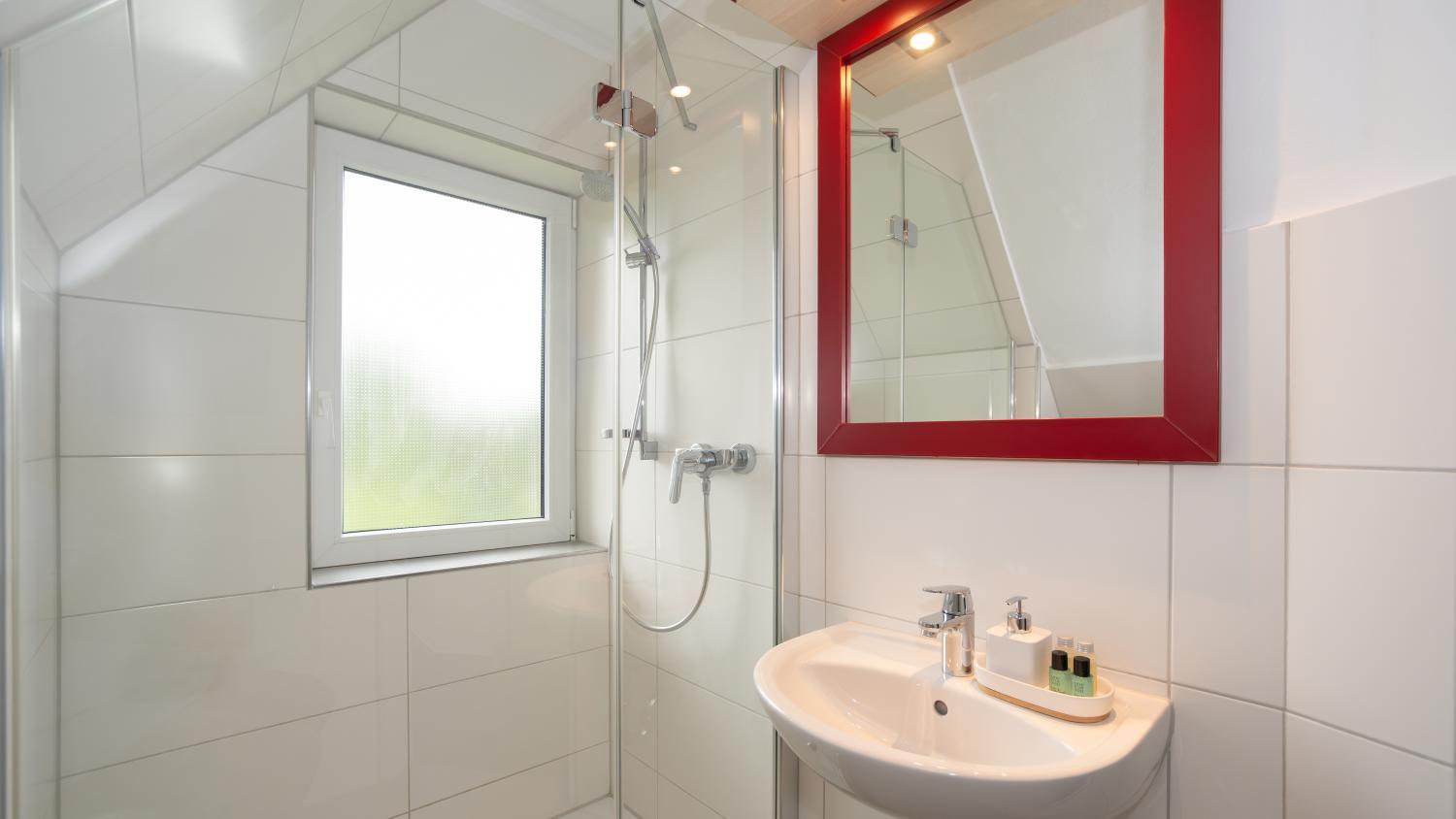 Bathroom 5, ERSTAY - moderne Zimmer, Recklinghausen
