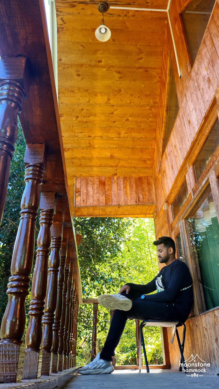 4, Peace out by Moonstone Hammock, Kullu