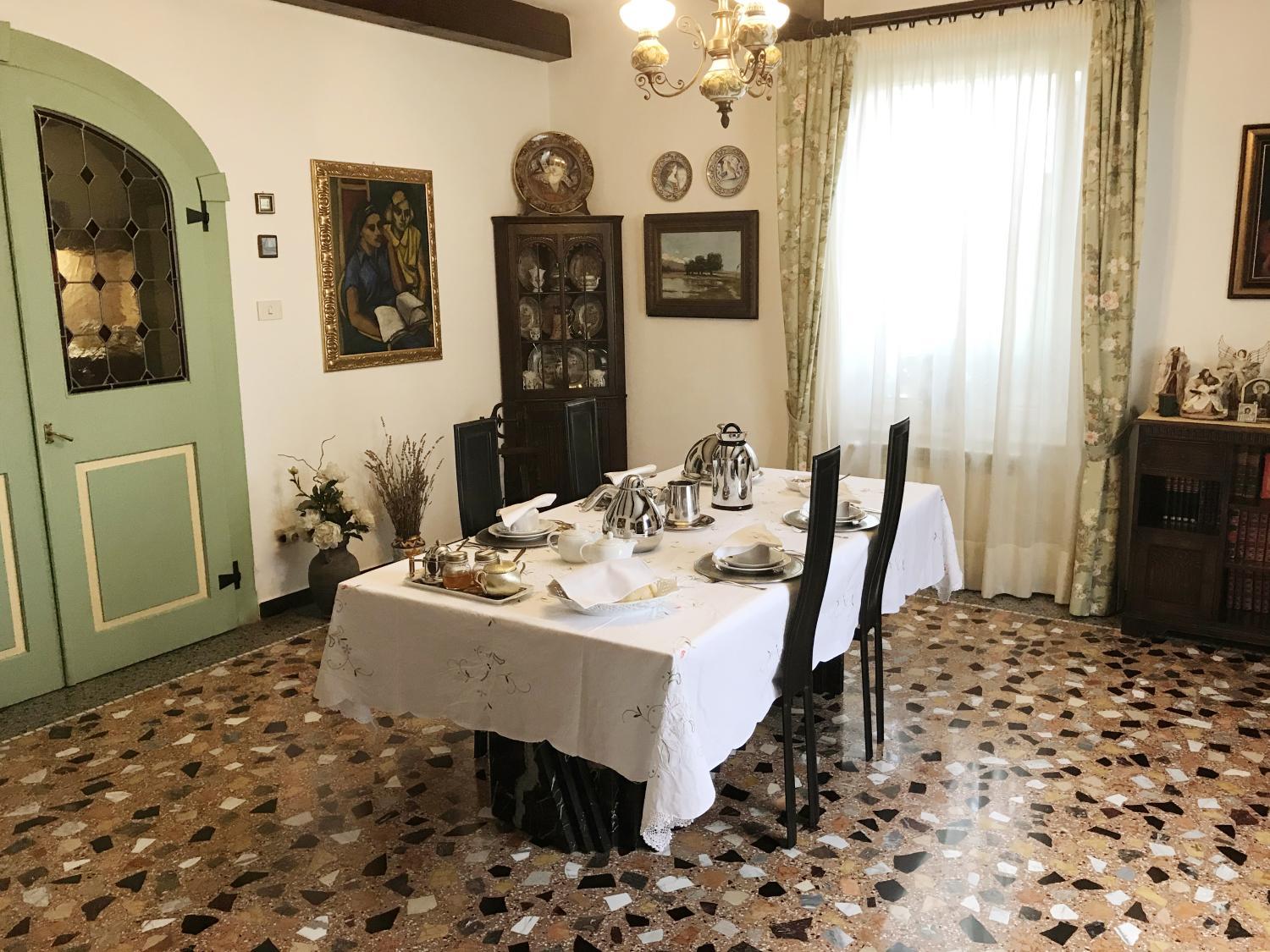 Food and beverages 2, Casa Due Tigli B&B, Udine