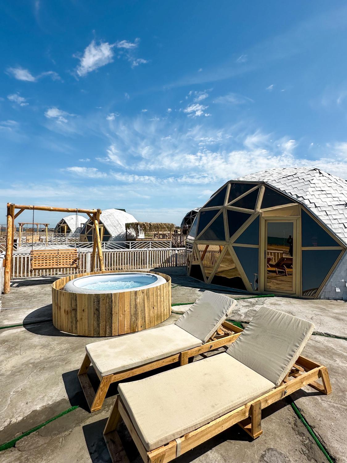 3, Glam Beach Resort, Bakı