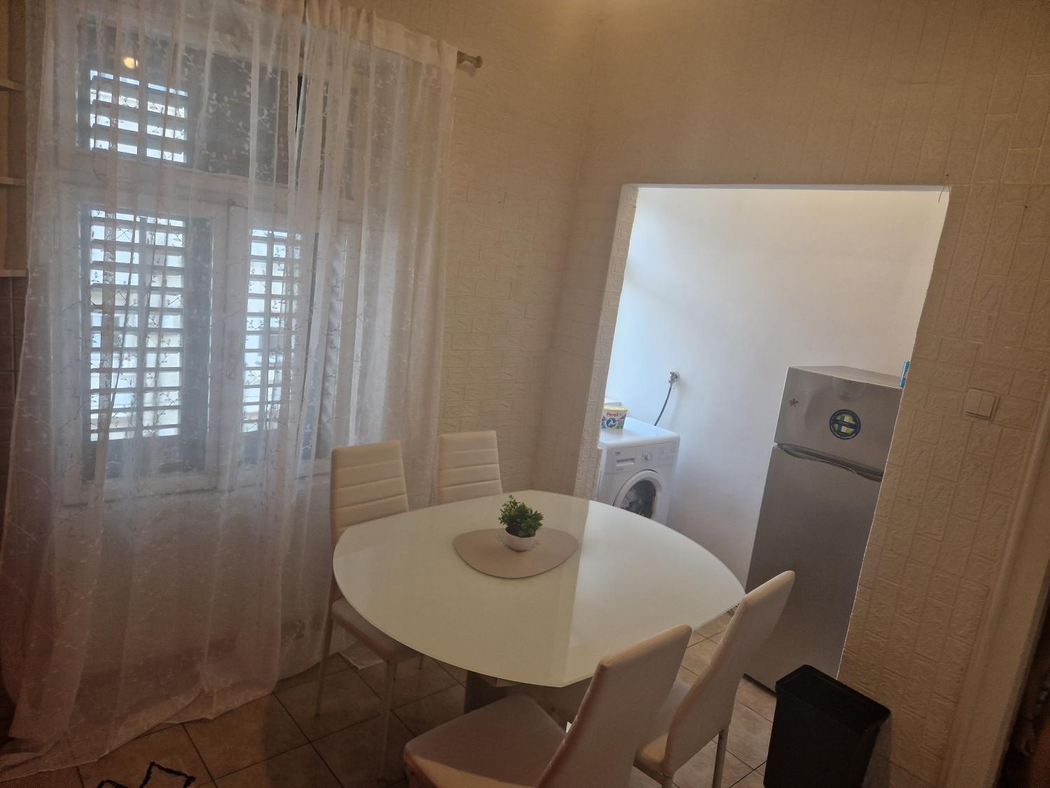 4, Rooms deluxe splatin, Split