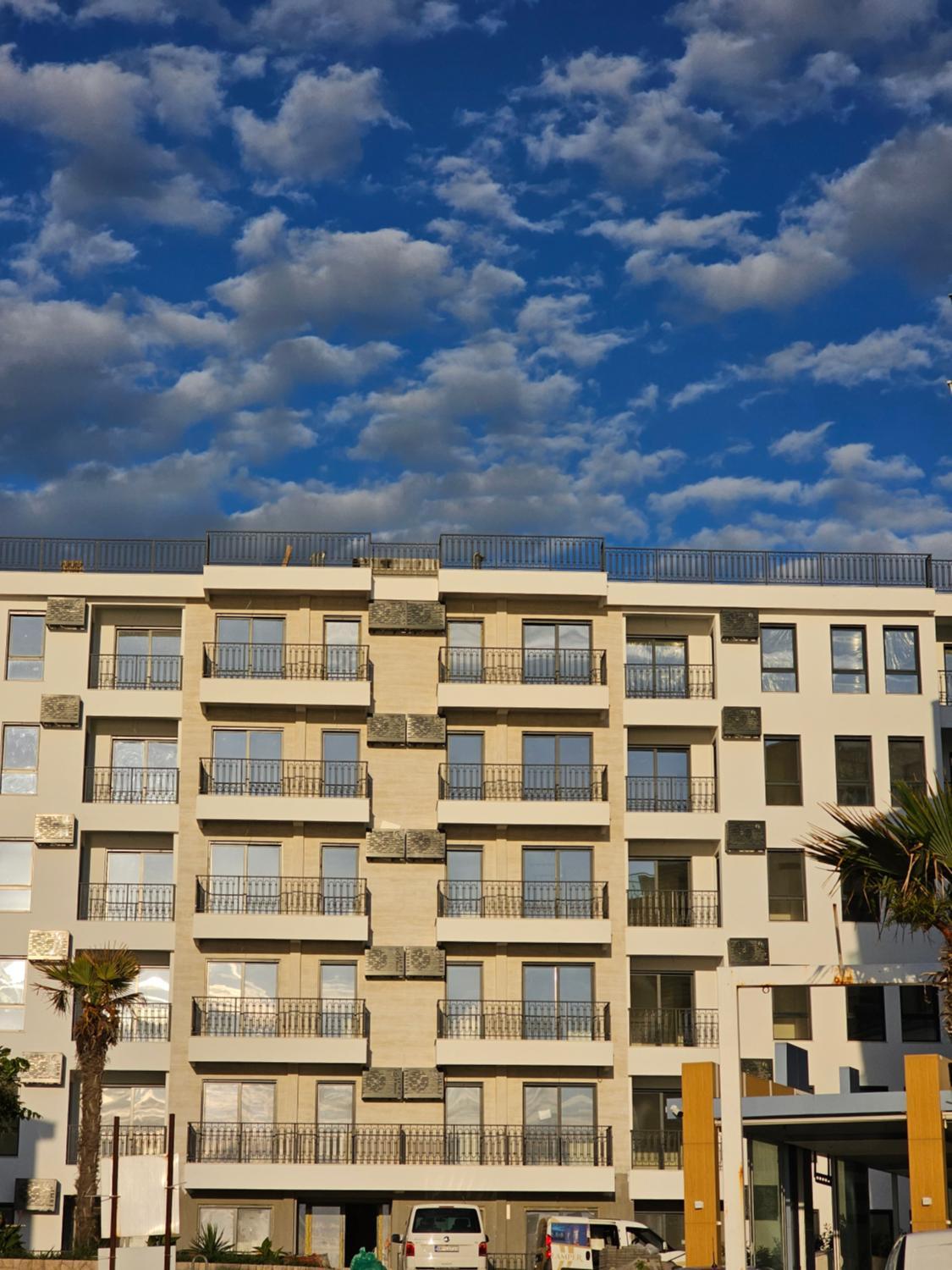 5, SkyLine Apartments
