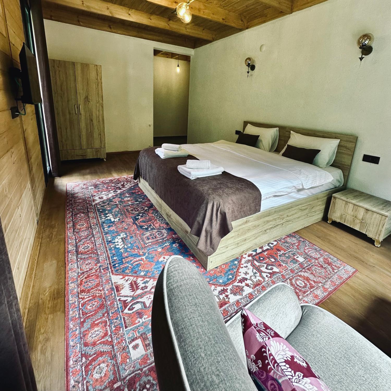 5, Kamilet otel ve restoran, Arhavi