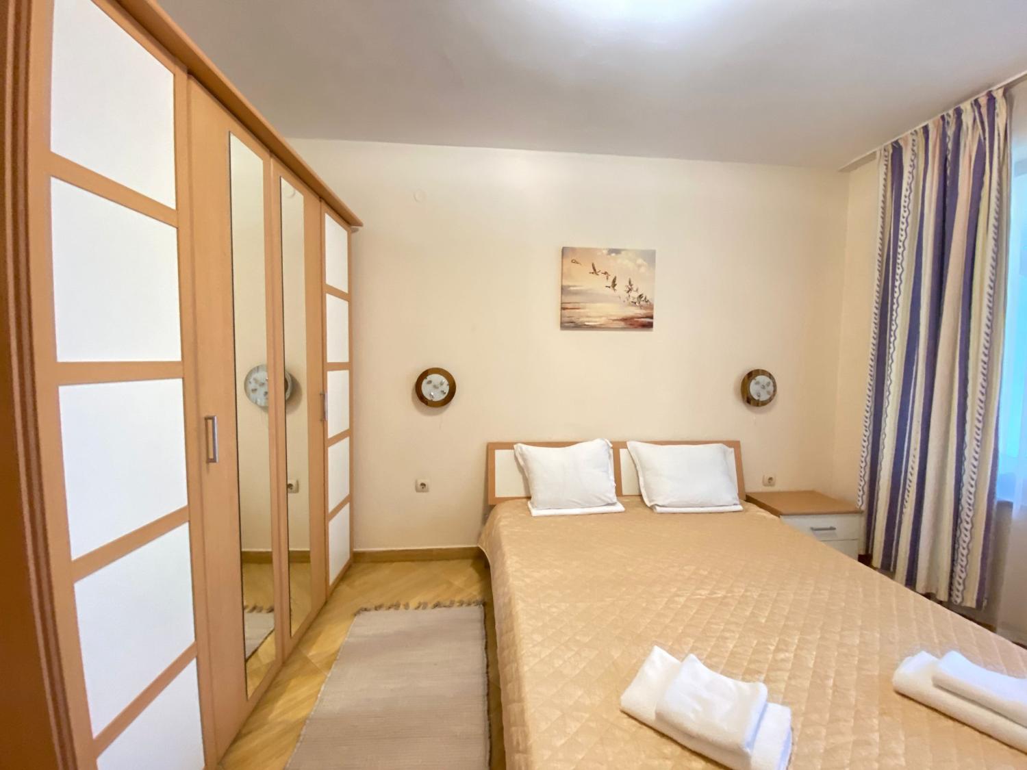 4, Complex Golden Dreams, Nesebar
