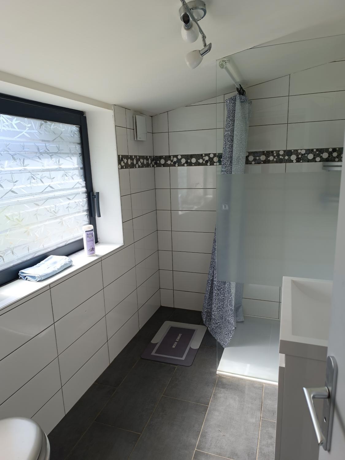 Bathroom, ker cabouss, Finistère