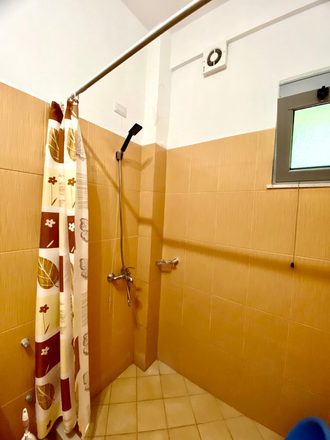 3, Tarzani Apartments & Restaurant, Shkodrës
