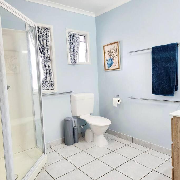 2, The Promised Land - Lux Irish Barn in CBD - Dublin Cottages, Mackay - Pt A
