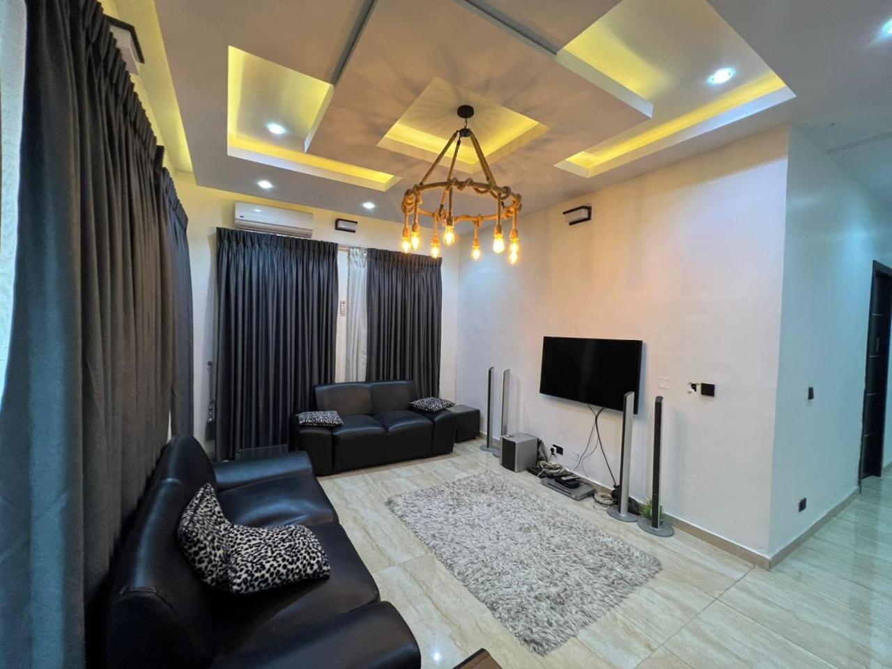 Shared lounge/TV area, 3 Serene rooms in a house in Gbagada Lagos, Shomolu