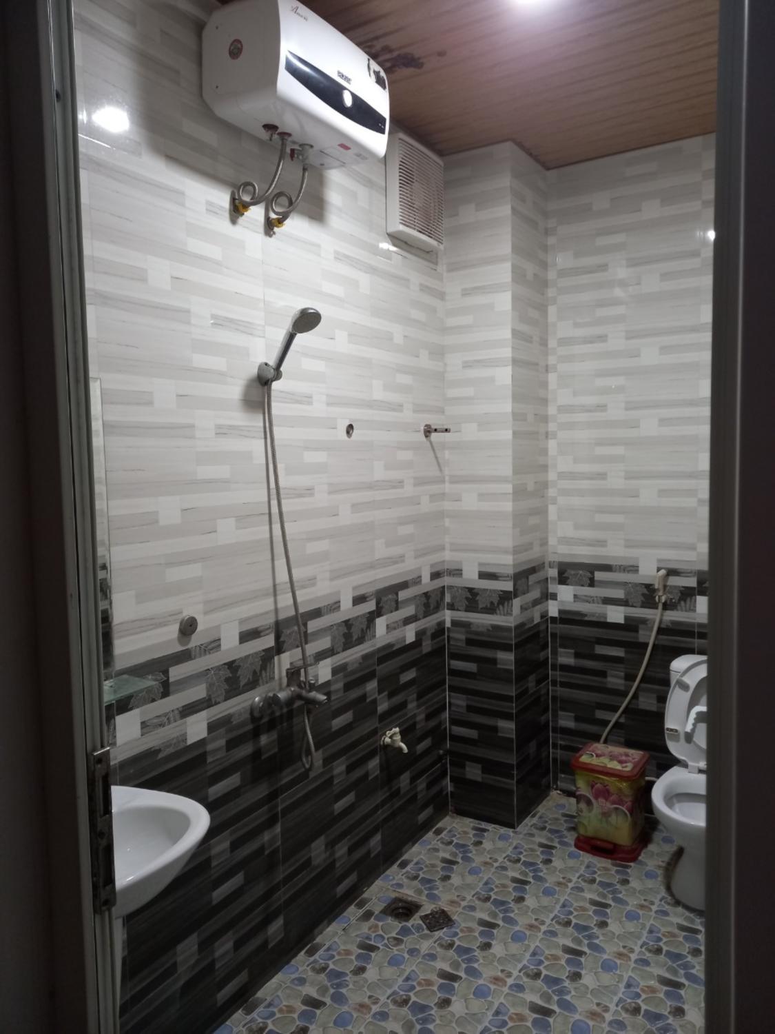 Bathroom 1, Khach san Nha Hang Hai Huong, Bố Trạch