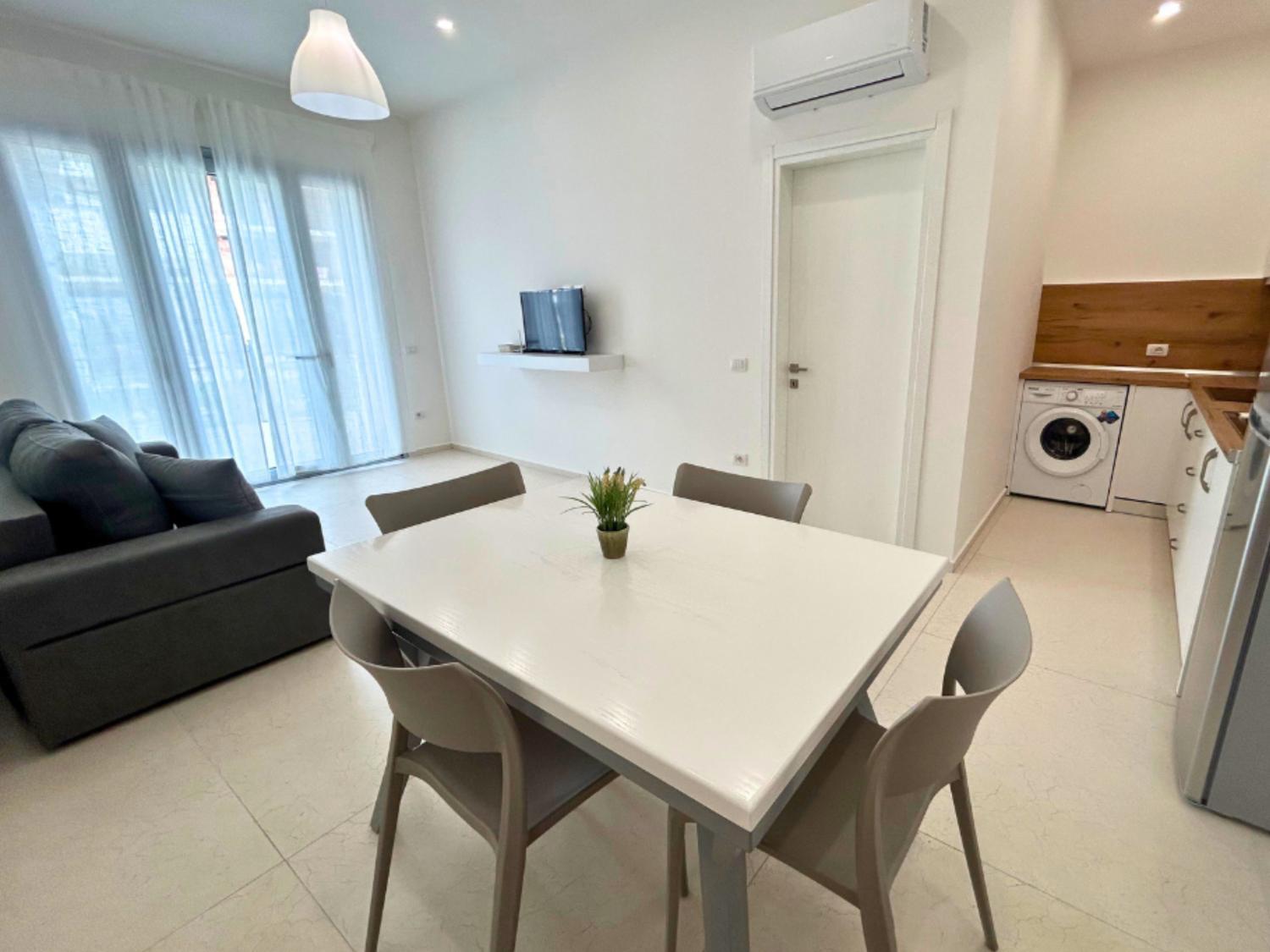 Shared lounge/TV area, Ramiz Apartaments, Vlorës