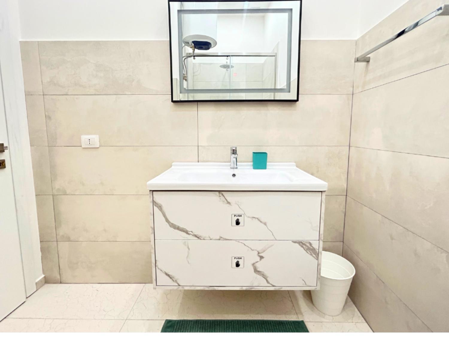 Bathroom 5, Ramiz Apartaments, Vlorës