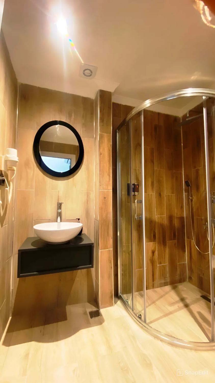 Bathroom 2, Green Nazar Hotel, Merkez
