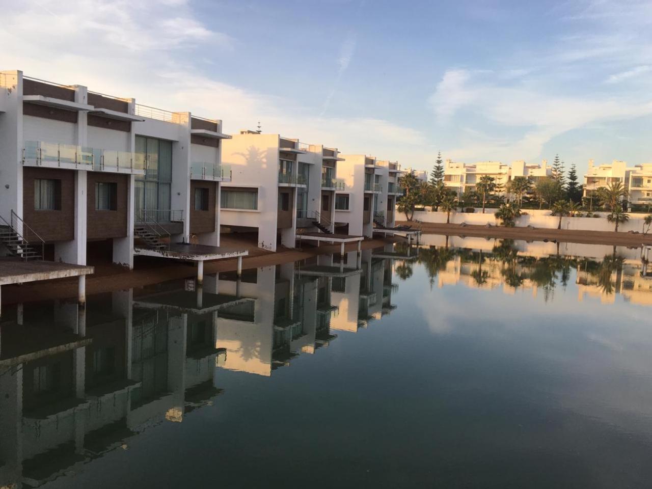 5, Villa de Luxe, Ben Slimane