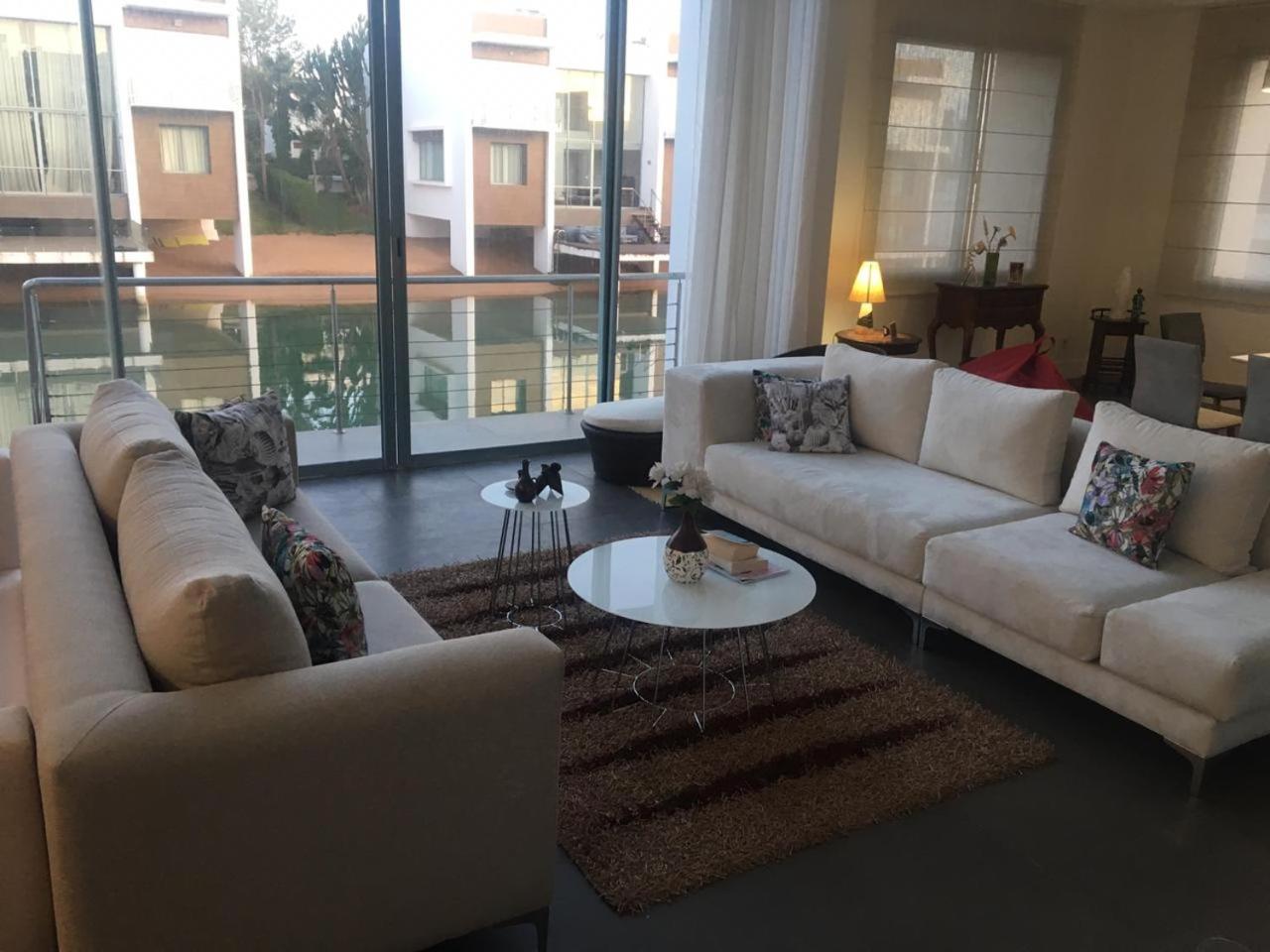 4, Villa de Luxe, Ben Slimane