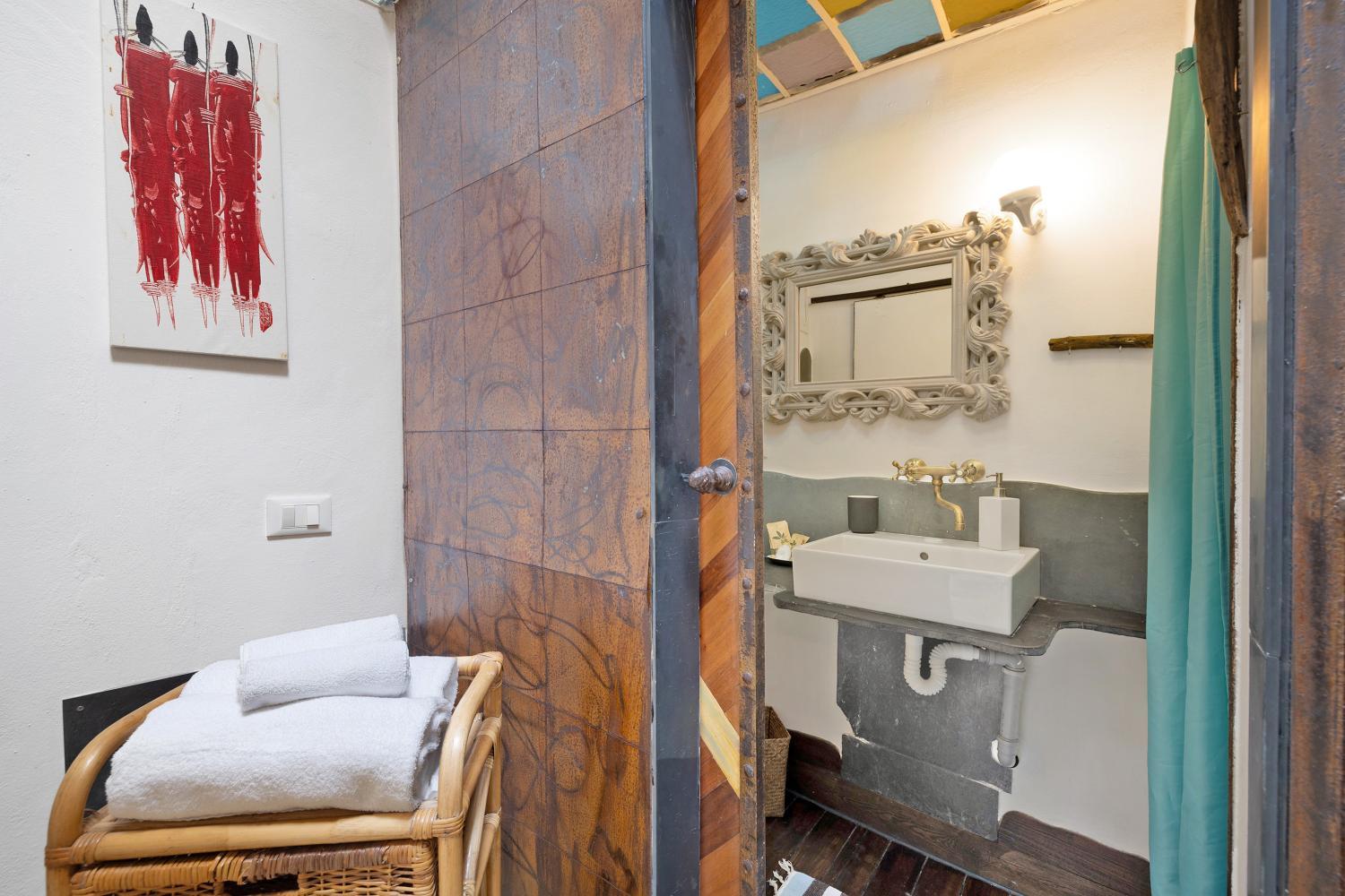 2, Casa Gecko, Savona