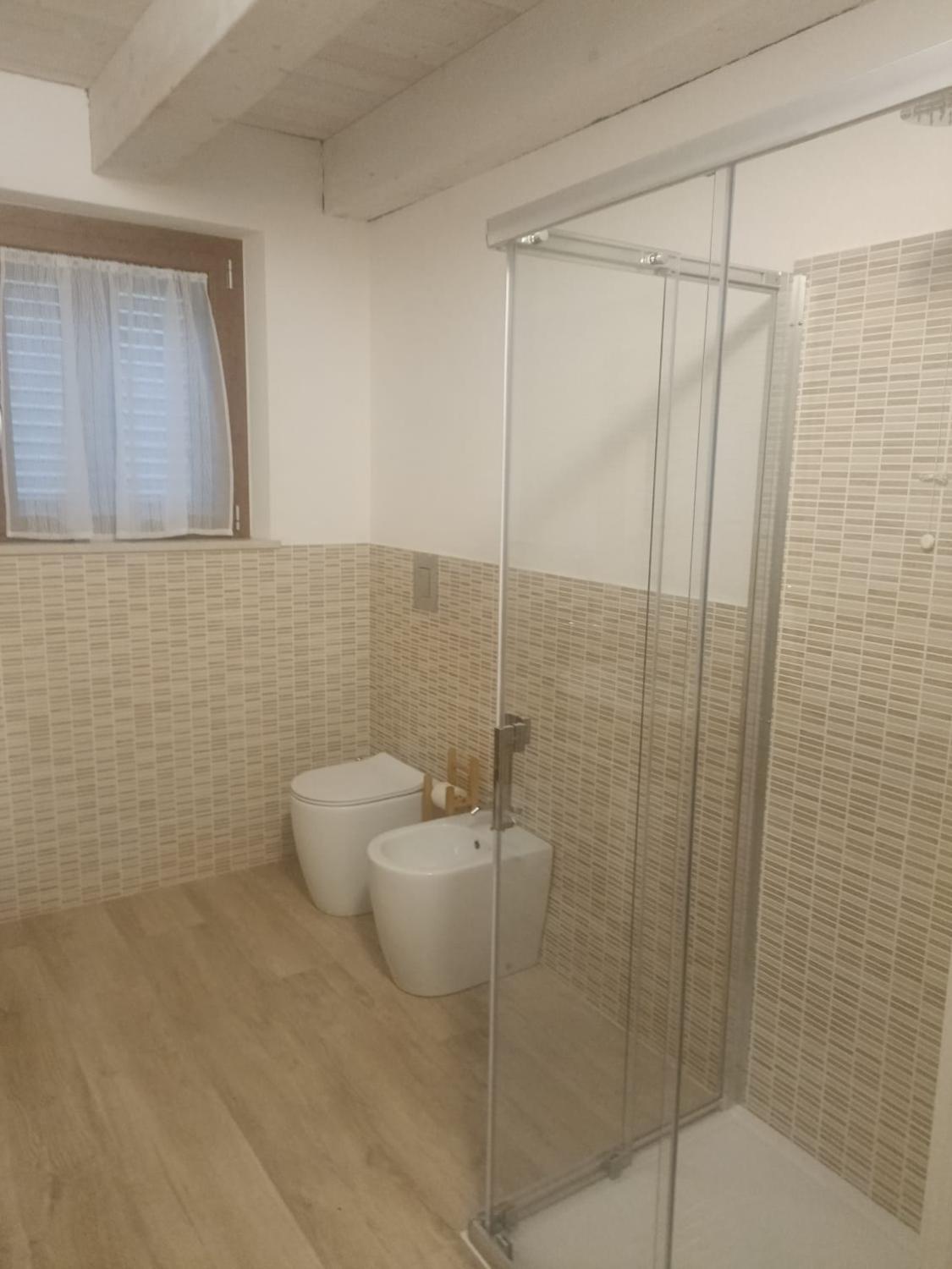 Bathroom, Dalla Gina e Paolino B&B, Massa Carrara