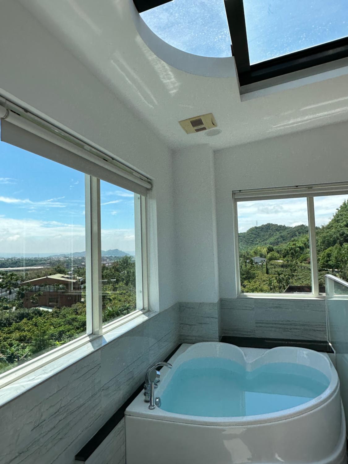 2, Sunshine Club, Nantou