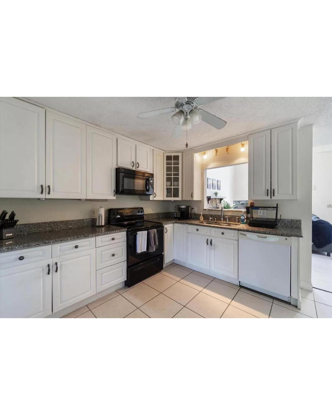 Facilities 5, Spacious Luxury Villa Near Downtown & Shopping Districts, Duval