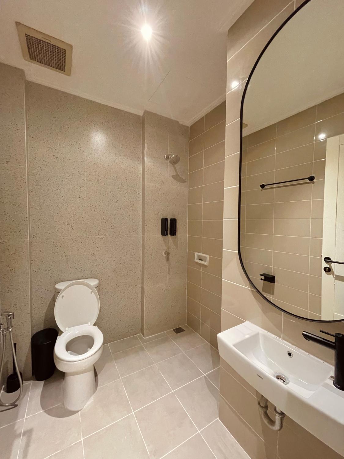 Bathroom 4, Stay Raum, North Jakarta