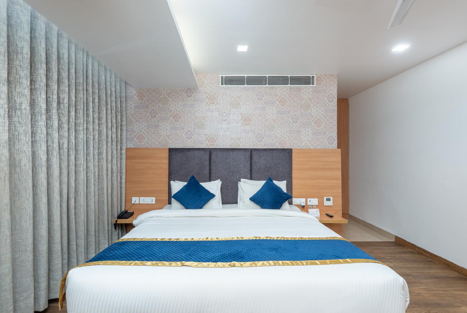5, Gomati Tower By Saavi Hotel, West