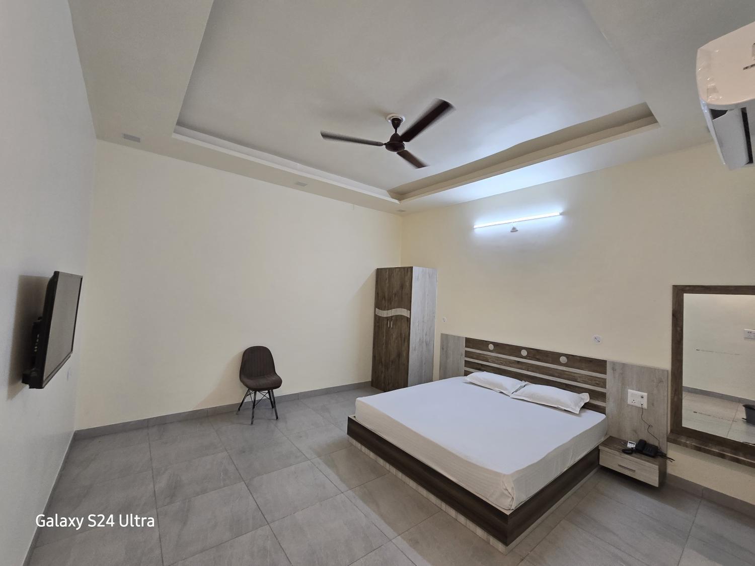 2, RN Hotel, Jhunjhunun