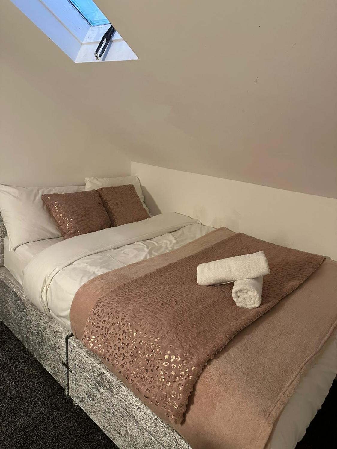 4, Dans Place, Manchester