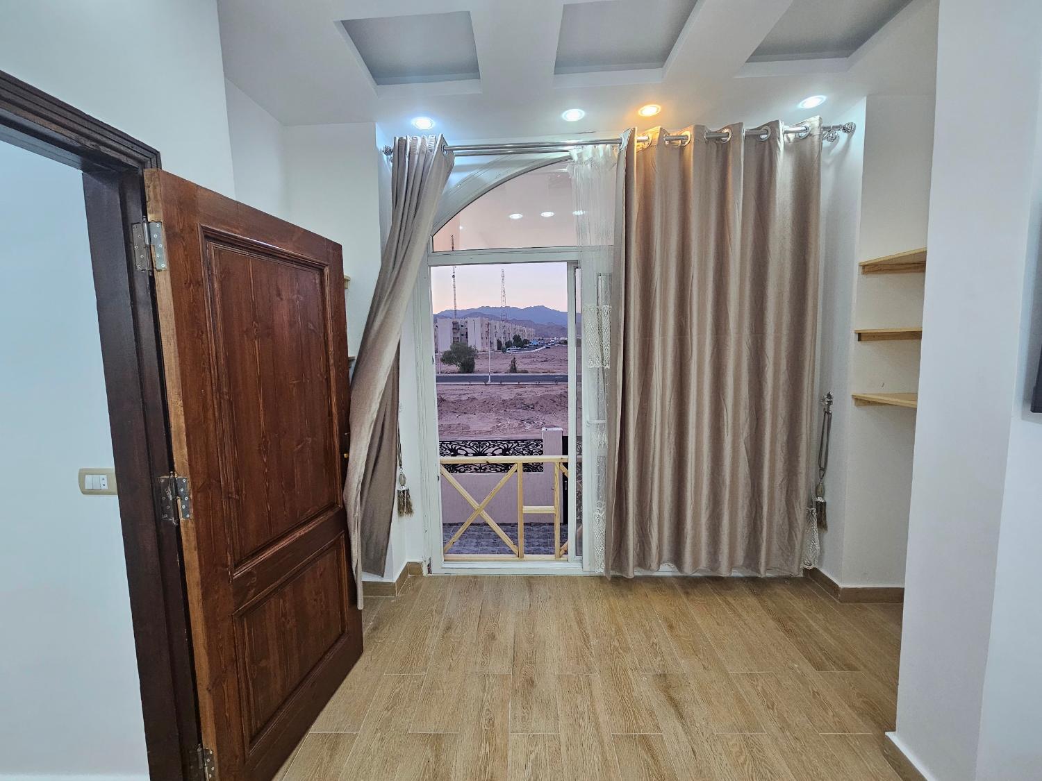 3, Al Naseem Villa, Sant Katrin