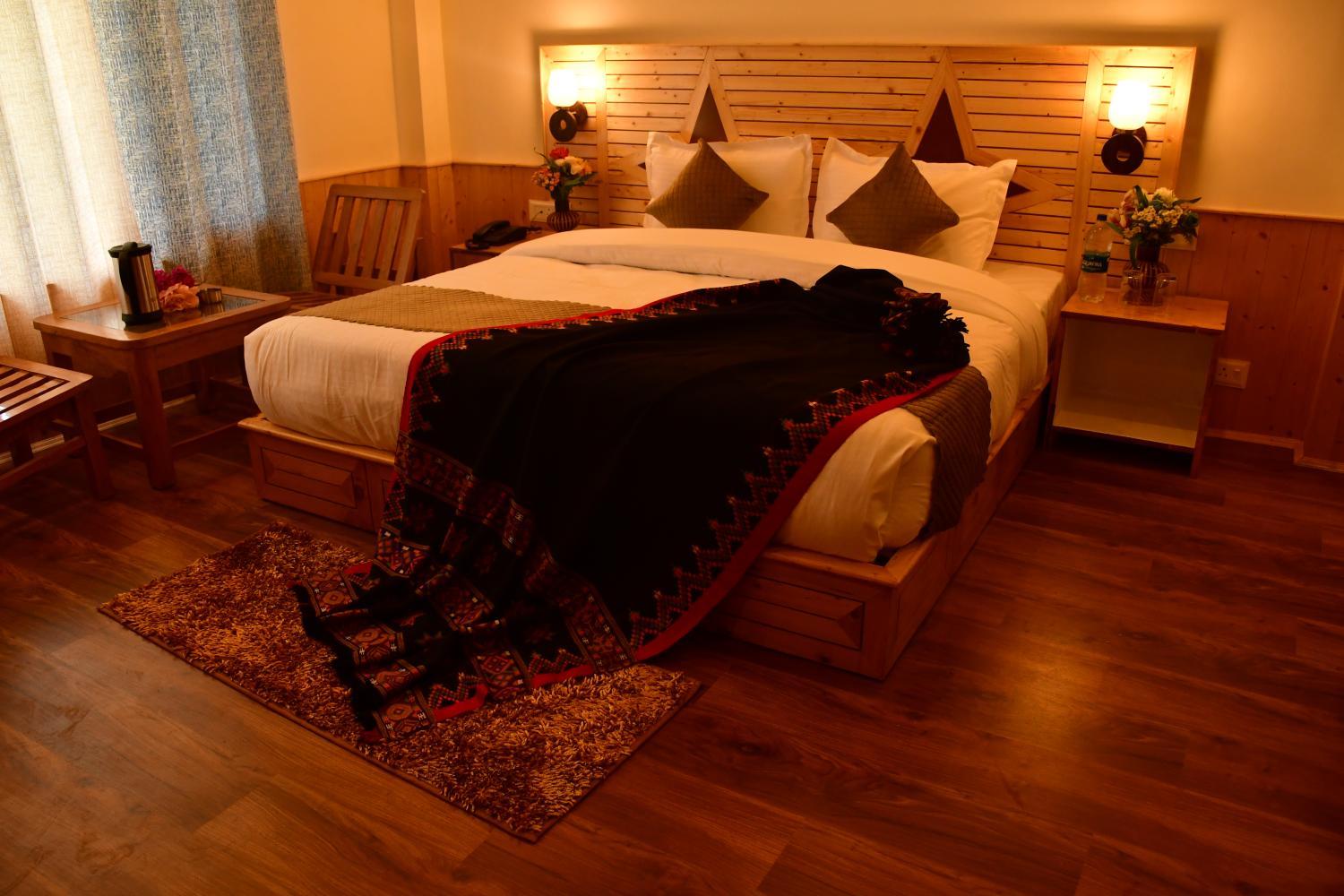 Bed, The Snow Lotus Villa, Kullu