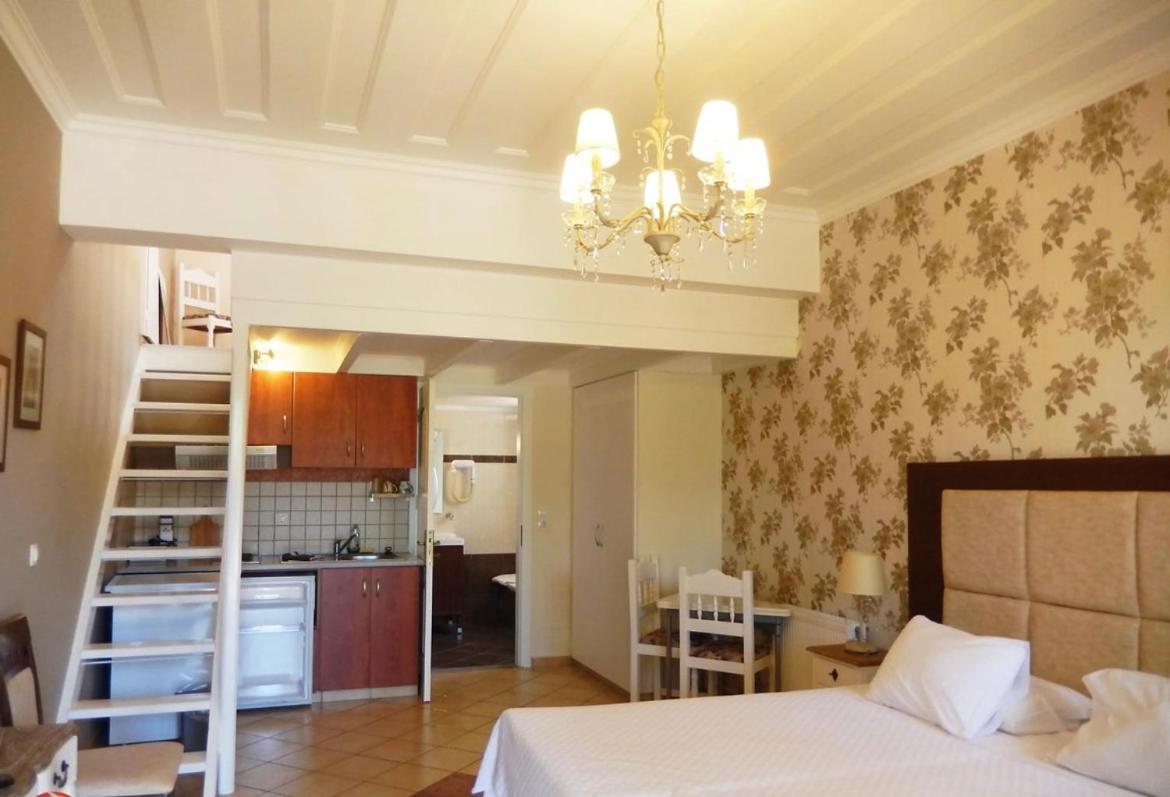 2, ATHESIS HOTEL APARTMENTS, known as Iris, Ionian Islands