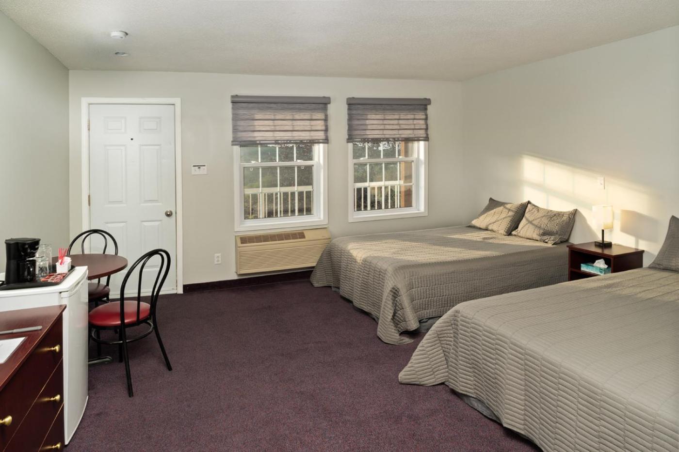2, Motel Royal Papineau, Les Collines-de-l'Outaouais