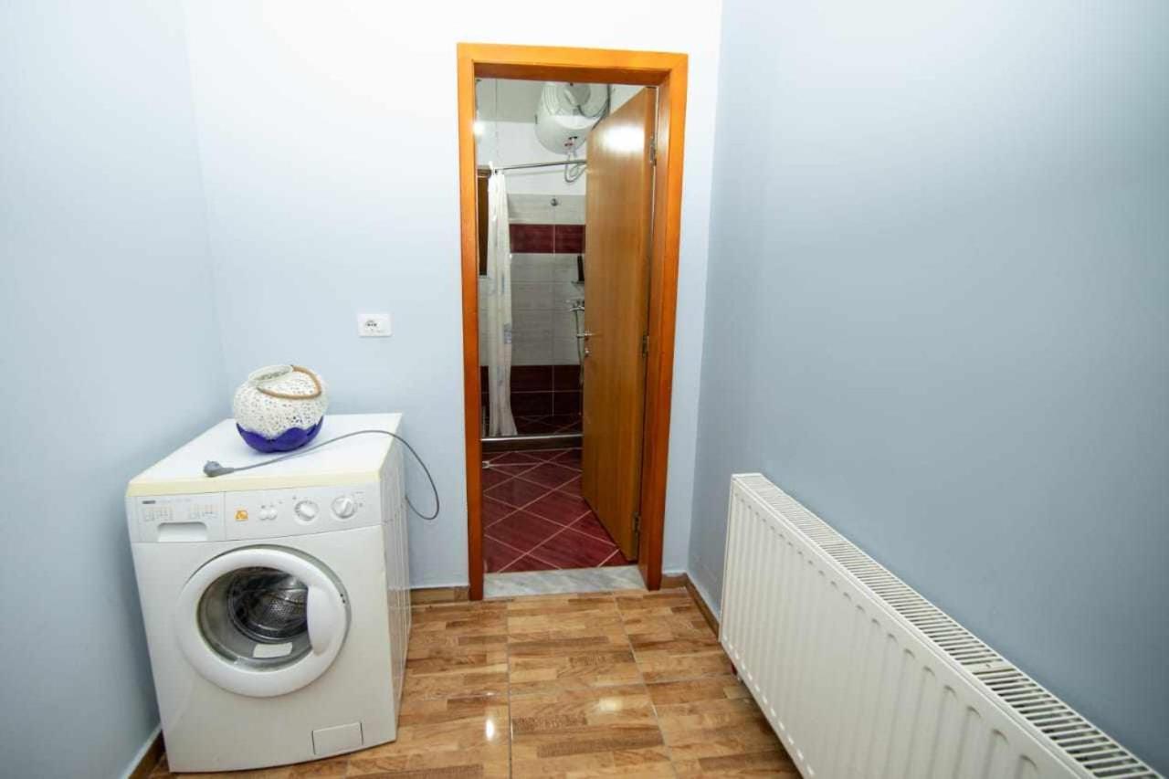 Bathroom, Bujtina Qosja, Elbasanit