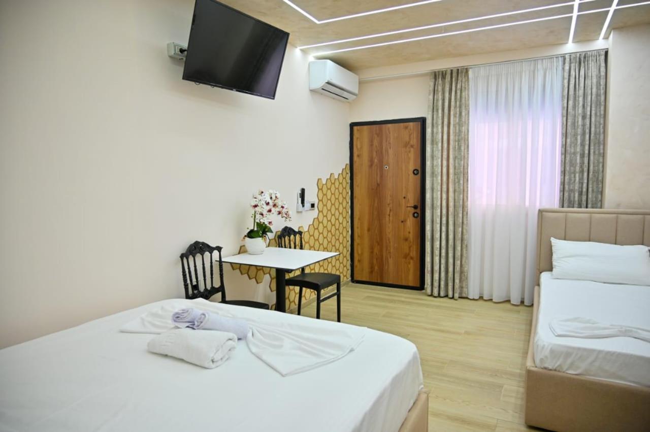 5, Andi Apartments, Durrësit