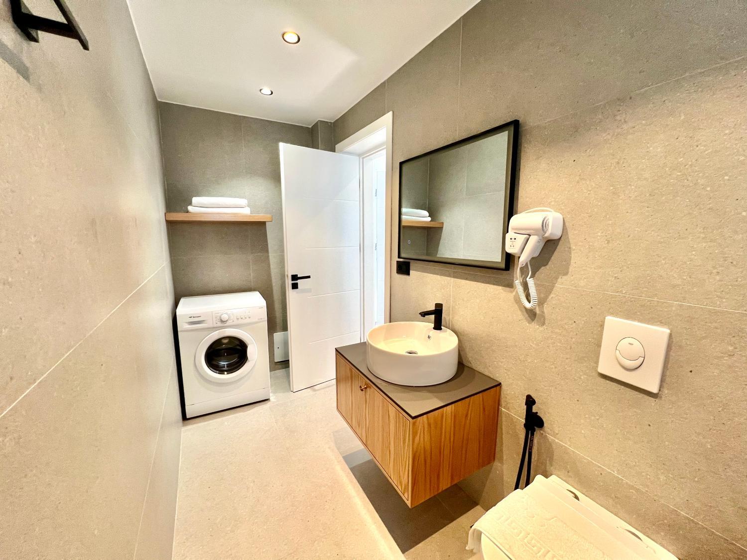 Bathroom, Bariu & Sons, Sarandës