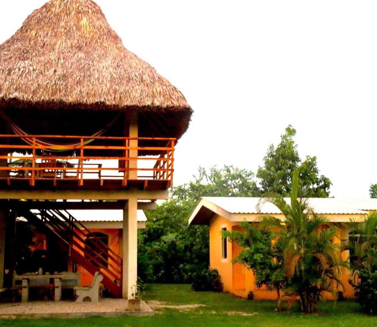 5, Twins cabanas, El Viejo