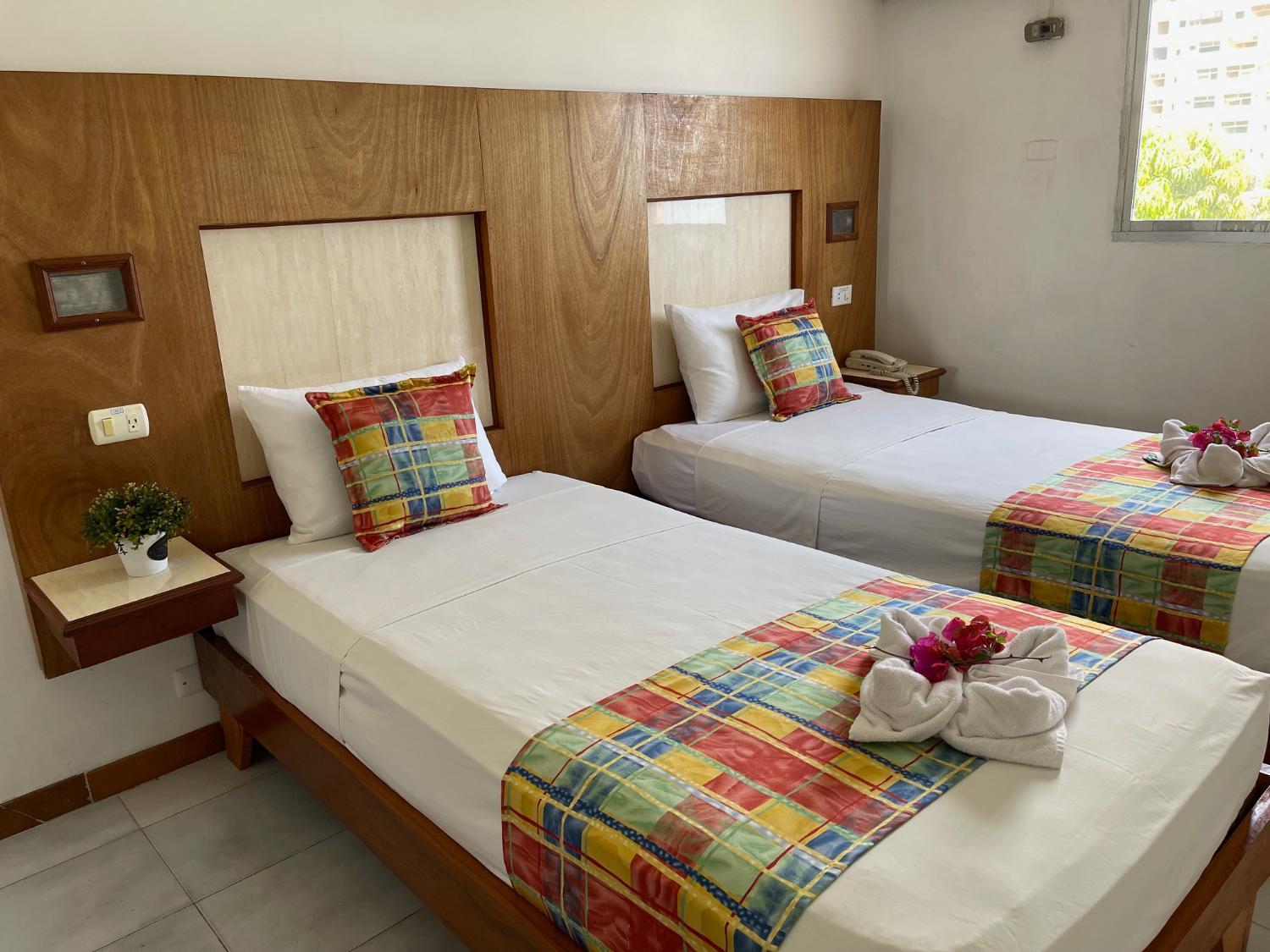 5, Hotel Restaurant Santiago de Macuto, Vargas