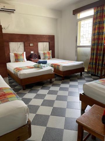 2, Hotel Restaurant Santiago de Macuto, Vargas
